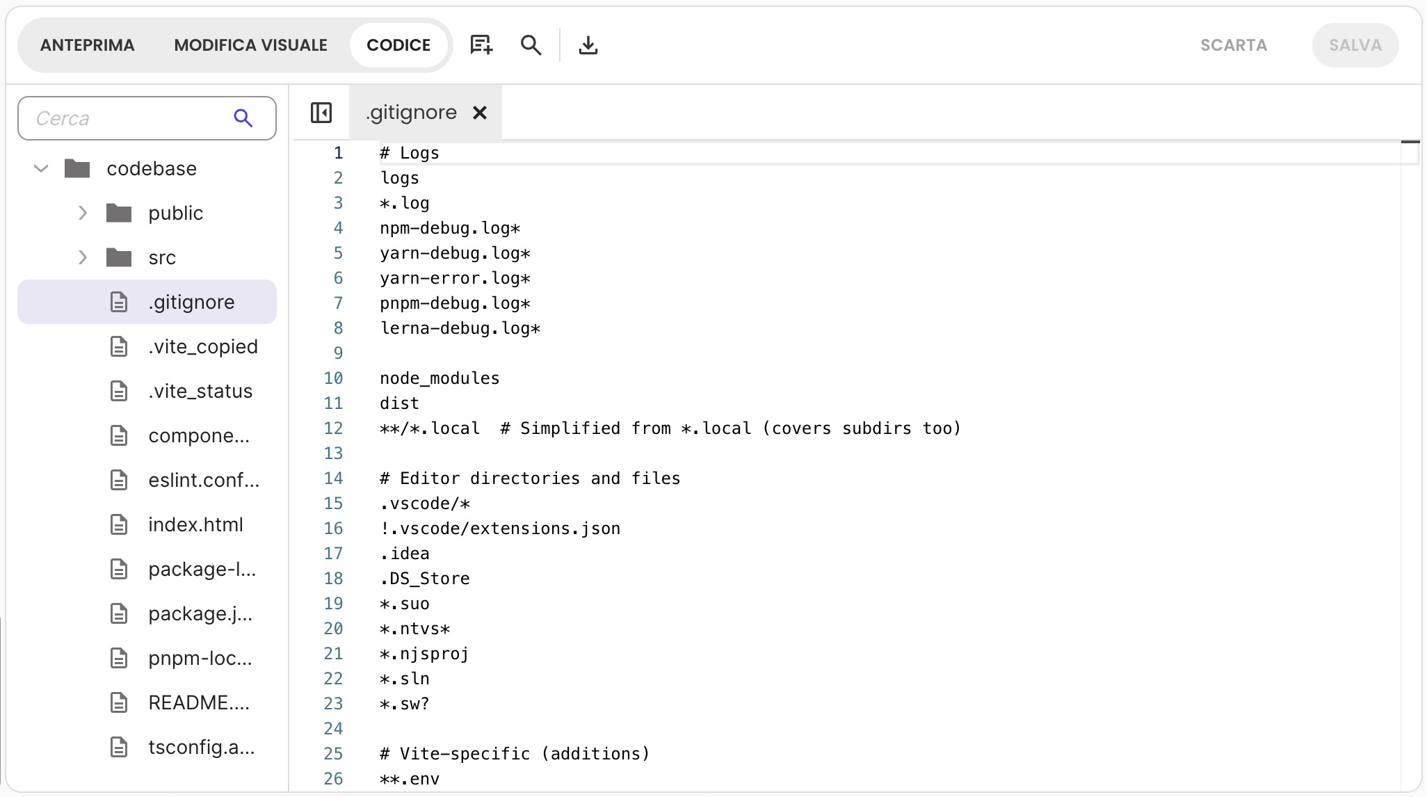 Coderick AI (website builder con IA) nella vista Codice, che mostra la barra superiore (Anteprima, Modifica visuale, Codice selezionato, e Scarta e Salva) con l'albero dei file e .gitignore aperto nell'editor.
