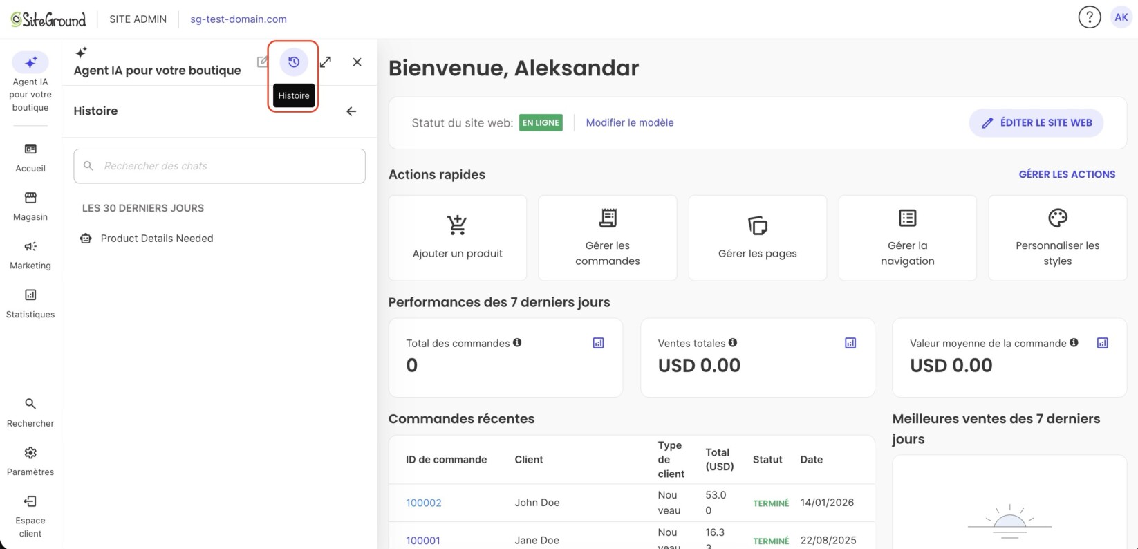 Panneau « Histoire » de l'Agent IA pour votre boutique de SiteGround (icône Histoire surlignée), affichant un champ « Rechercher des chats » et une conversation sous LES 30 DERNIERS JOURS intitulée « Product Details Needed ». En arrière-plan, la page d'accueil.